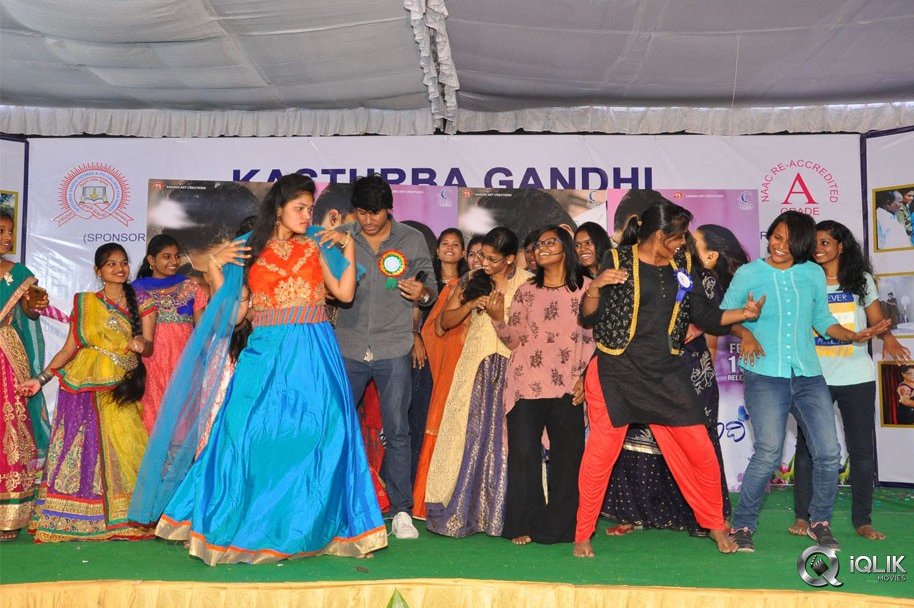 Manasuku-Nachindi-Movie-Team-At-Kasturba-Gandhi-College